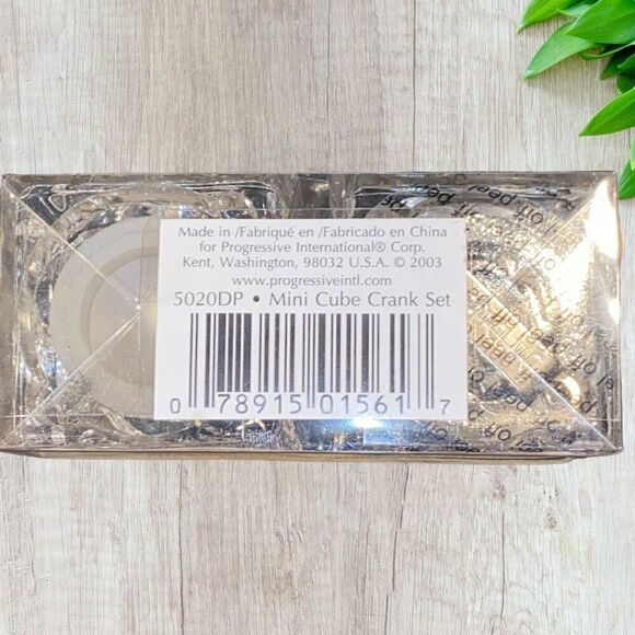 NEW Mr. Dudley Salt Pepper Grinder Mini Cube Crank Set Acrylic - Picture 5 of 5